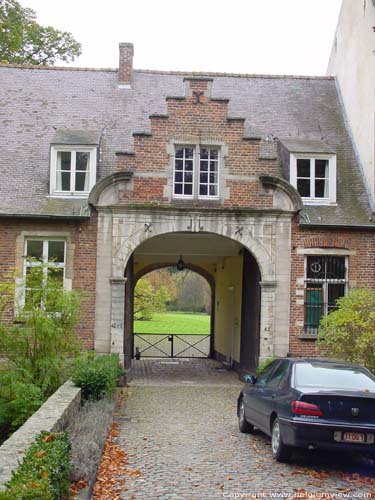 Chteau de Grez-Doiceau GREZ-DOICEAU / GRAVEN foto Poortgebouw zijkant