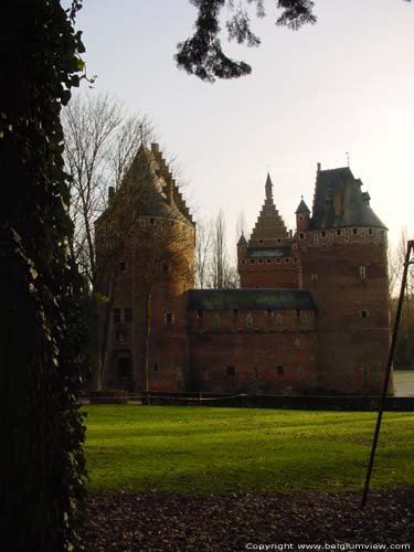 Slot van Beersel - Het Berenkasteel BEERSEL / BELGI Overzicht