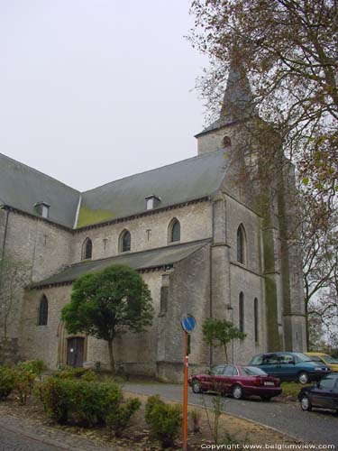 Saint-Médard JODOIGNE / GELDENAKEN foto Overzicht voorzijde en inkom