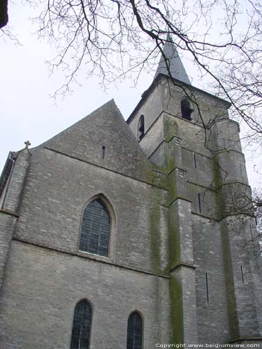 Saint-Mdard JODOIGNE in GELDENAKEN / BELGI Westgevel