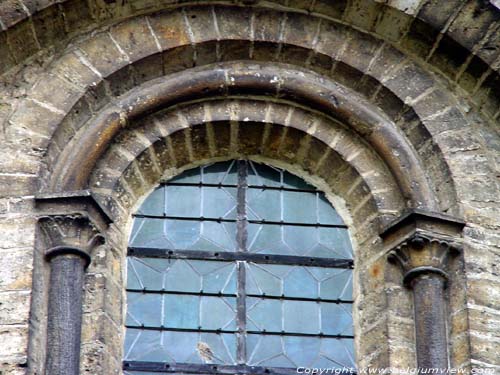 Saint-Médard JODOIGNE / GELDENAKEN foto Detail raam