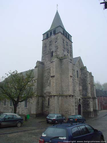 Saint-Martin et Sainte-Adèle (in Orp-Le-Grand) ORP-JAUCHE / BELGIË Zijaanzicht toren