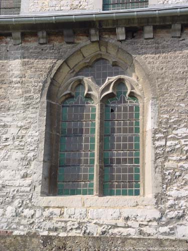 Sint-Etiennekerk (te Seilles) ANDENNE foto Gotisch spitsboogvenster