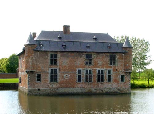 Kasteel van Fernelmont FERNELMONT foto 