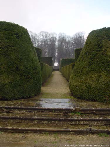 Chteau de Franc-Waret NAMUR  FERNELMONT / BELGIQUE 