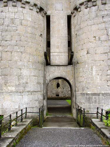 Chteau de Spontin NAMUR  YVOIR / BELGIQUE 