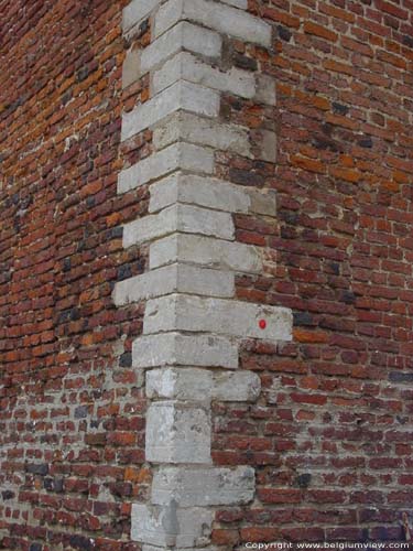 Maison du Bailli, porte du Château ORP-JAUCHE picture