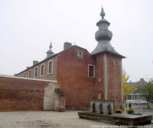 Maison du Bailli, porte du Chteau ORP-JAUCHE / BELGI Zijgevel