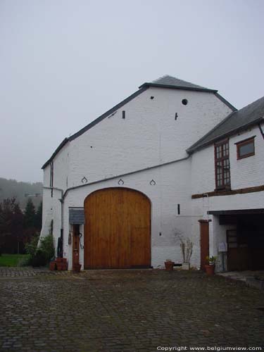 Maison du Bailli, porte du Chteau ORP-JAUCHE / BELGI Schuurtje