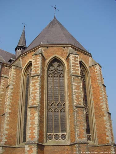 Sint-Genovevakerk (Zepperen) SINT-TRUIDEN / BELGI Achterkant van het koor met lancetvensters.