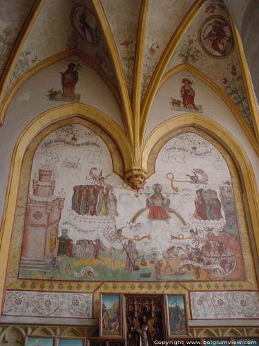 Sint-Genovevakerk (Zepperen) SINT-TRUIDEN foto Muurschildering van rond 1500 dat het Laatste Oordeel voorstelt.