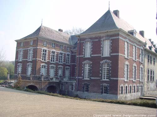 Kasteel van 's Herenelderen (te  's Herenelderen) TONGEREN / BELGI  