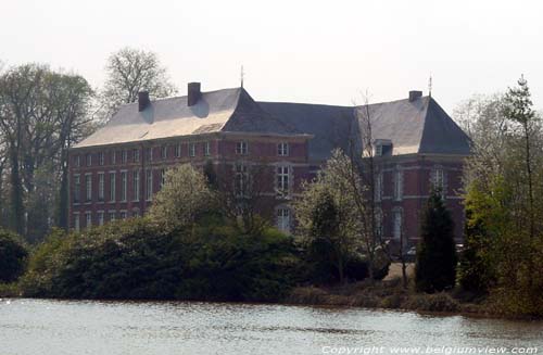 's Herenelderen Castle (in 's Herenelderen) TONGEREN picture