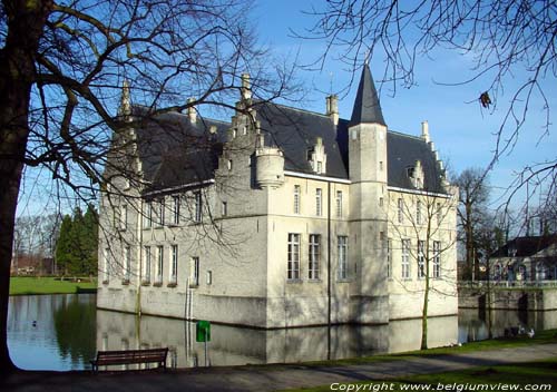 Kasteel Cortewalle BEVEREN foto Overzicht achtergevel