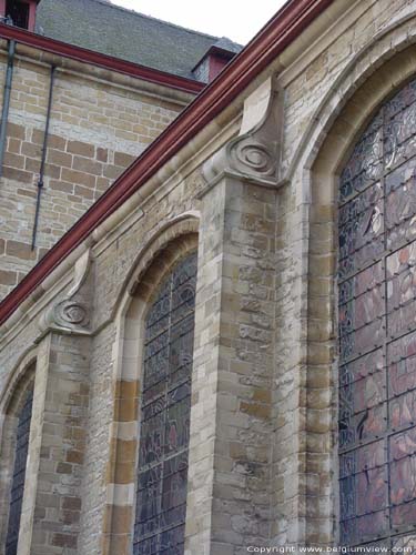 Sint-Laurentiuskerk LOKEREN / BELGI Detail zijgevel koor