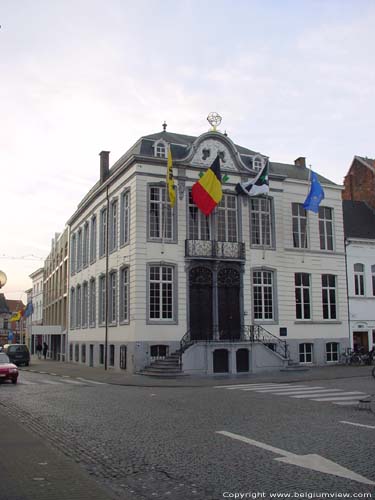 Stadhuis LOKEREN foto Overzicht voorgevel