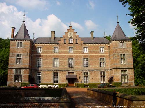 Anvaing Castle ANVAING in FRASNES - LEZ - ANVAING / BELGIUM 