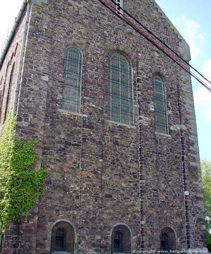 Saint-Ursmer LOBBES foto De achterzijde.