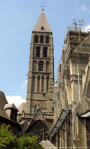 Onze-Lieve-Vrouwekathedraal TOURNAI in DOORNIK / BELGI 