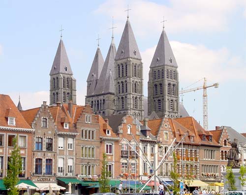 Cathdrale Notre-Dame TOURNAI / BELGIQUE 