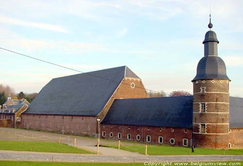 Boerderij van la Rame RAMILLIES / BELGI Overzicht zijgevel en klooster