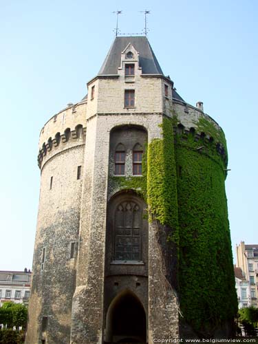 Halle gate BRUSSELS-CITY in BRUSSELS / BELGIUM 