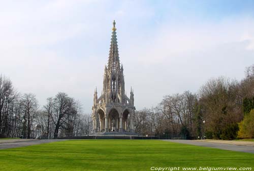 Monument voor Leopold I LAKEN / BRUSSEL foto  