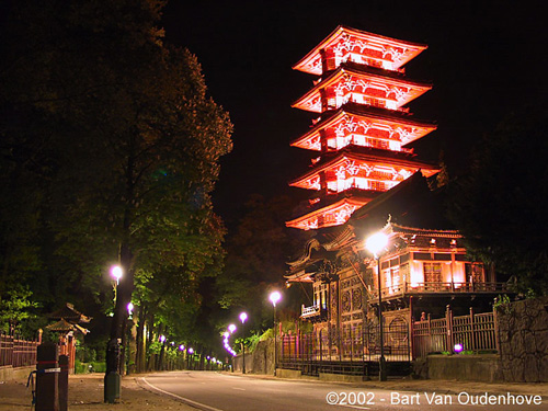 Japanse toren LAKEN / BRUSSEL foto Foto aan ons aangeboden door Bart van Oudenhove (zie www.bartvo.com)