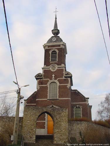 Sint-Hubertuskerk (te Haccourt) HACCOURT / OUPEYE foto Toren met poort en muur