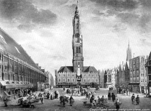 Belfort van Brugge en hallen (halletoren) BRUGGE / BELGIË Op dit oude schilderij is de vroegere torenspits zichtbaar.
