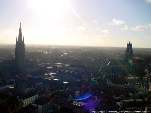 Beffroi et halles de Bruges BRUGES / BELGIQUE 