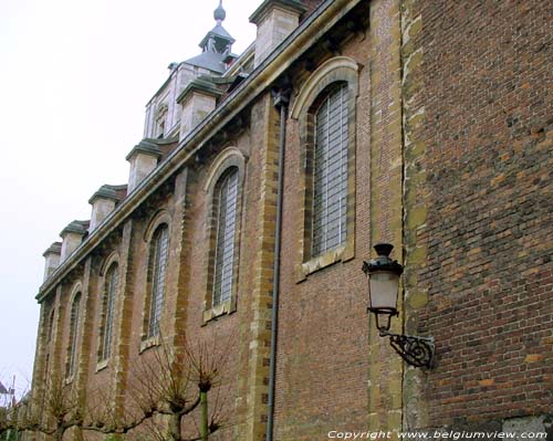 Sint-Walburgakerk BRUGGE foto Zijgevel