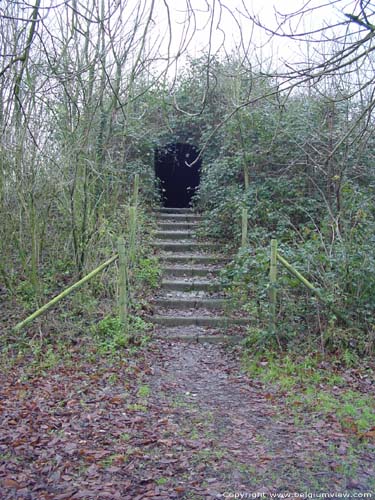 Kasteel van Wijnendale TORHOUT foto Ijskelder einde Fontijnpad