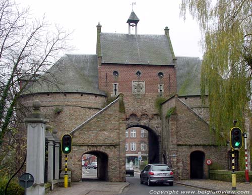 Smedenpoort SINT-ANDRIES / BRUGGE foto Overzicht buitenzijde