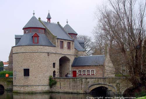 Ezelpoort BRUGGE / BELGI Zijaanzicht binnenzijde