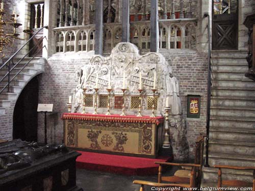 Jeruzalemkerk BRUGGE / BELGIË Altaar dat de devotie voor de dood weergeeft.