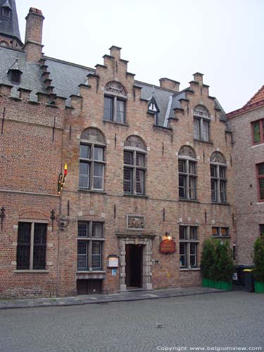 Ambachtshuis huidevetters BRUGGE foto Voorgevel rechts