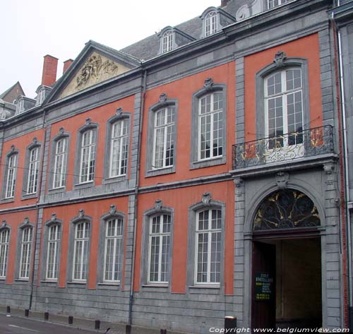 Hotelschool LIEGE 1 in LUIK / BELGI Overzicht voorgevel