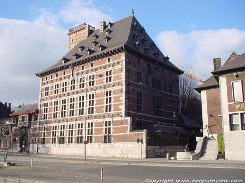 Curtius Huis LIEGE 1 in LUIK / BELGI Zijaanzicht