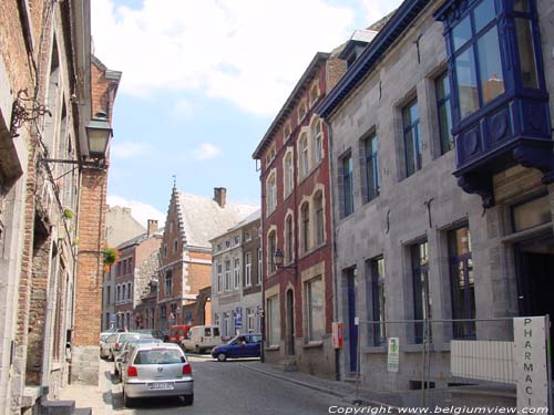 La Porte Centrale THUIN / BELGI De toestand in 2002.