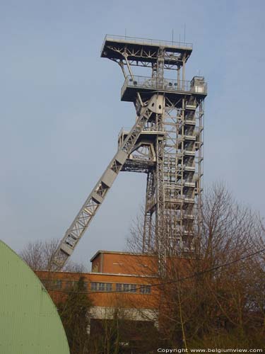Mijnschacht toren - la Molette FRAMERIES foto Zijaanzicht