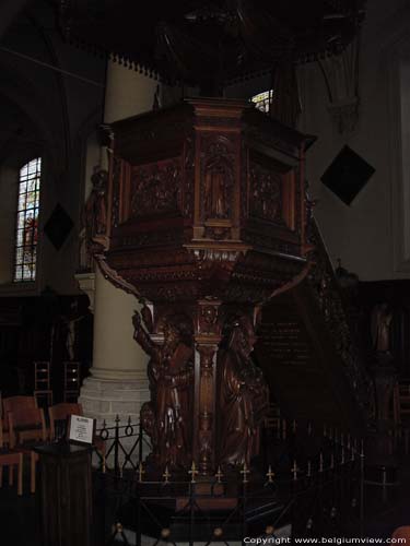 Sint-Pieters-bandenkerk HAMME foto Preekstoel