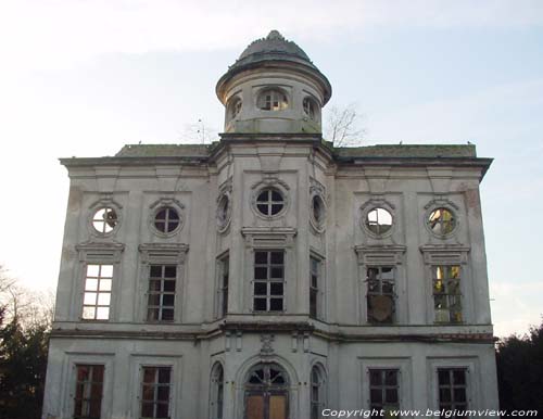 Cour de Saksen BEVEREN / BELGIQUE 