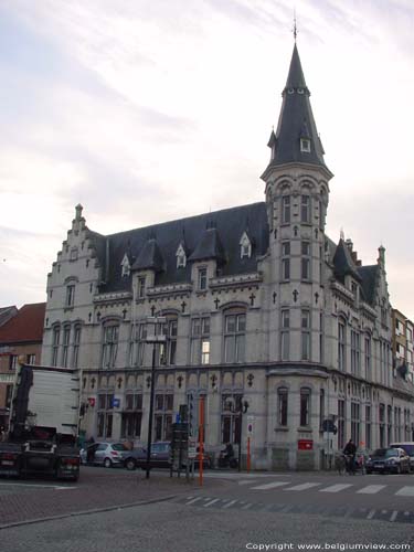 Postgebouw LOKEREN foto Aanzicht voor- en zijgevel