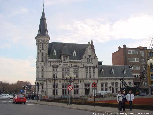 Postgebouw LOKEREN foto Zijgevel overzicht