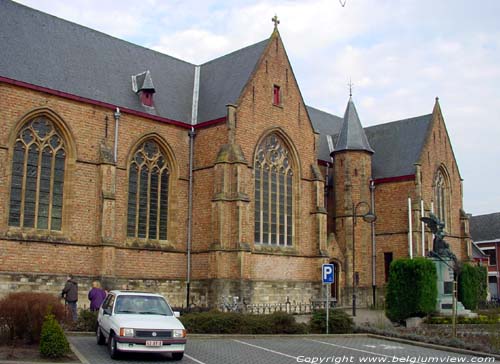 Sint-Martinuskerk BERLARE / BELGI Zijgevel zuid