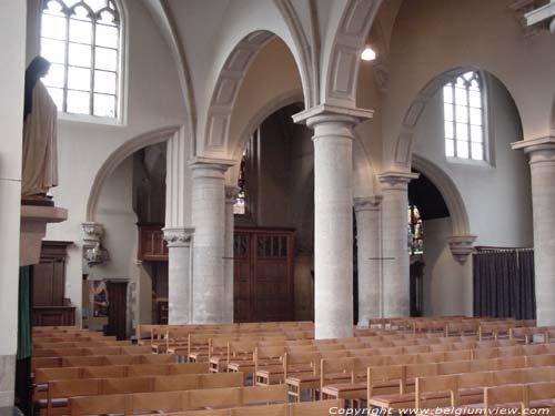 Sint-Martinuskerk BERLARE / BELGI Overzicht achteraan