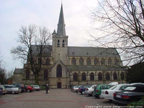 Sint-Waldetrudiskerk HERENTALS / BELGI Overzicht zijgevel