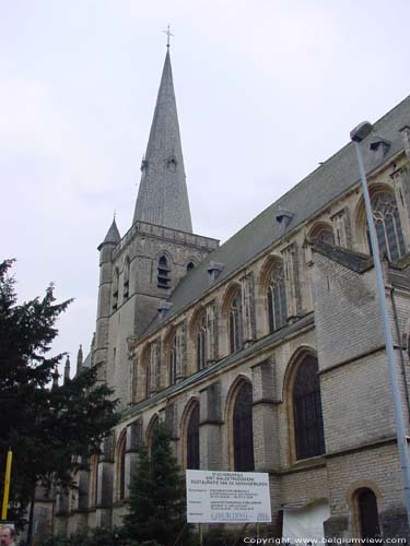 Sint-Waldetrudiskerk HERENTALS / BELGI Zijgevel