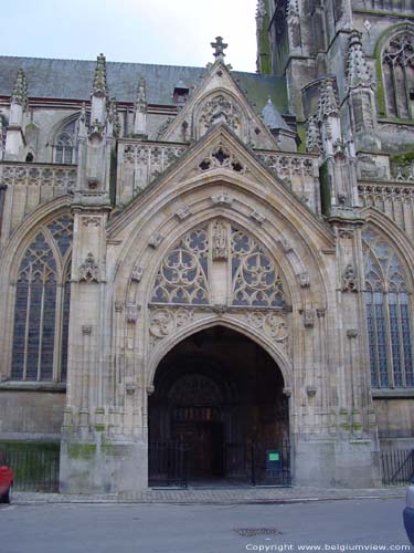 Onze-Lieve-Vrouwebasiliek TONGEREN / BELGI  